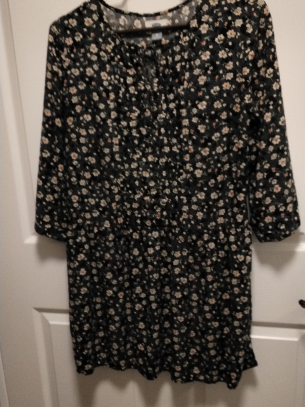 SALE:(3/$30.00) Old Navy Black Floral 3/4 Sleeve Dress